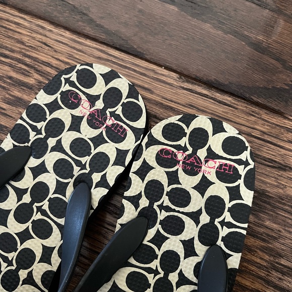 Girls coach flip flops - Picture 4 of 4